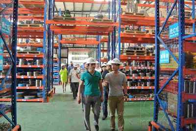 俄罗斯某知名钻井公司莅临科迅机械西安泾渭固控工厂考察